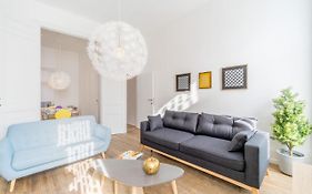 Grand Place 2 Bedroom